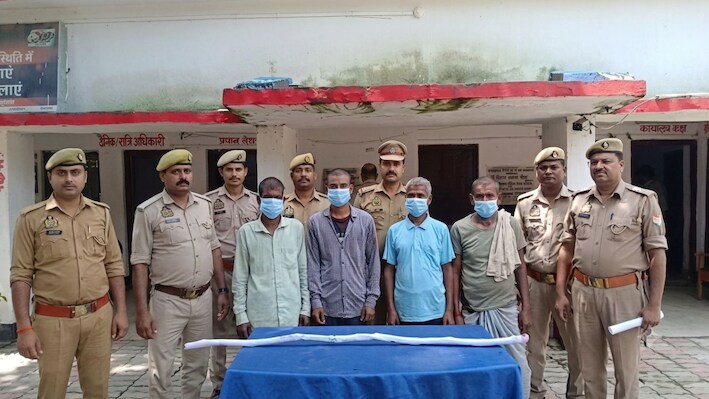 रास्ते के विवाद में दबंगों ने पीट-पीटकर पड़ोसी की हत्या की, पत्नी को बुरी तरह घायल किया, 5 नामजद आरोपी गिरफ्तार