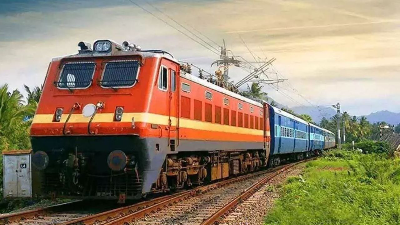 नेपाल की राह आसान, वाराणसी से 31 अगस्त को दौड़ेंगी 4 ट्रेनें; गोरखपुर रूट पर कई गाड़ियों के बदले रास्ते नेपाल की राह आसान, वाराणसी से 31 अगस्त को दौड़ेंगी 4 ट्रेनें; गोरखपुर रूट पर कई गाड़ियों के बदले रास्ते