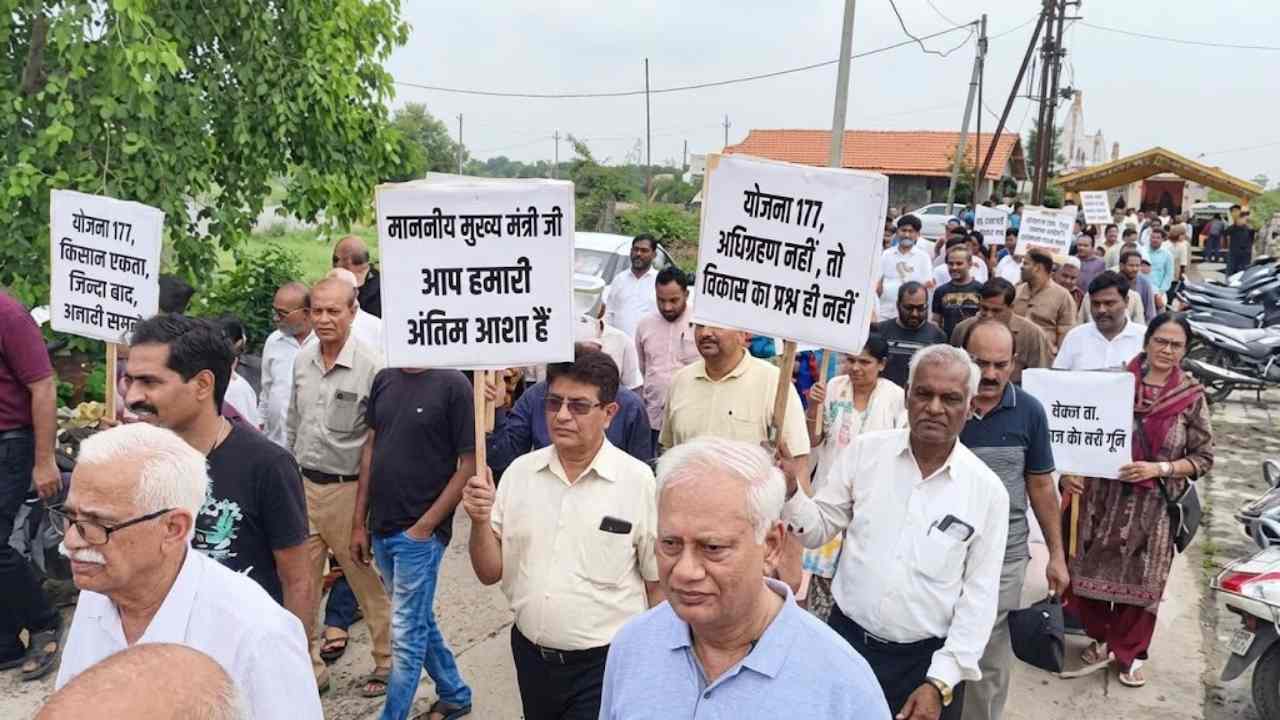 33 साल का इंतजार...न जमीन मिली, न घर बना पाए, इंदौर में हजारों परिवार परेशान, क्या है IDA की योजना 171? 33 साल का इंतजार...न जमीन मिली, न घर बना पाए, इंदौर में हजारों परिवार परेशान, क्या है IDA की योजना 171?