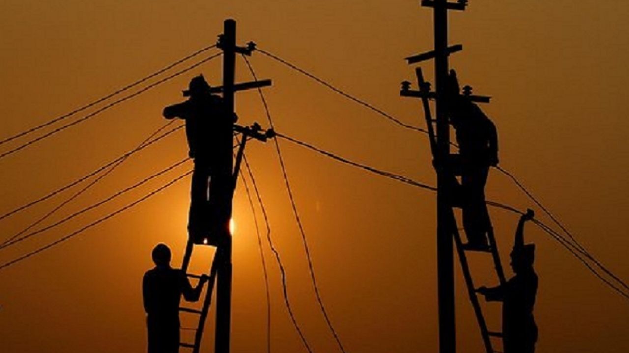 सरकारी विभागों ने नहीं भरा करोड़ों का बिजली बिल, ईडीएम दफ्तर समेत 39 कार्यालयों के कनेक्शन कटे सरकारी विभागों ने नहीं भरा करोड़ों का बिजली बिल, ईडीएम दफ्तर समेत 39 कार्यालयों के कनेक्शन कटे