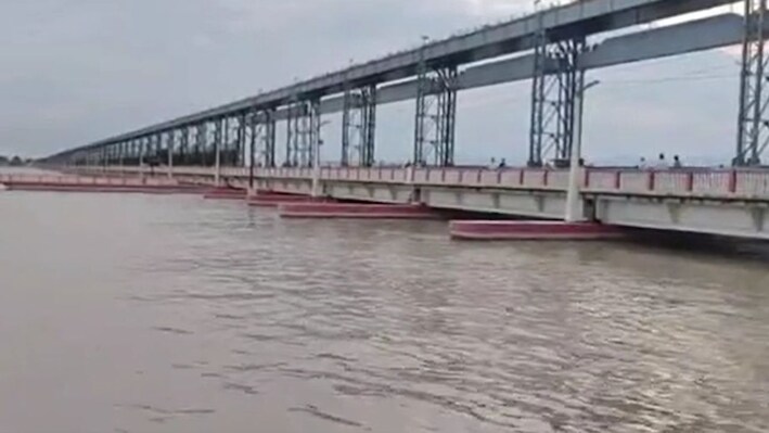 नेपाल में भारी बारिश से बढ़ा कोसी का जलस्तर, 3.5 लाख क्यूसेक पानी डिस्चार्ज होने की आशंका, प्रशासन अलर्ट