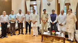 प्रशांत किशोर से क्यों मिले मुख्य सचिव और DGP? राजद ने उठाए सवाल तो सत्तापक्ष को देना पड़ा जवाब