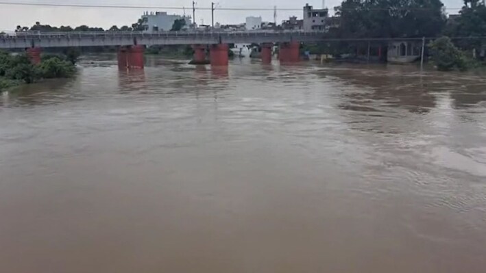 जहानाबाद: दरधा-यमुने नदी में आया उफान, जाफरगंज-अंबेडकर नगर में घुसा बाढ़ का पानी, कई गांवों का संपर्क टूटा