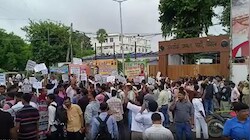 बिहार में 1799 KYP सेंटर बंद होने से भड़का आक्रोश, पटना पहुंचे संचालक और छात्र, BJP कार्यालय का किया घेराव