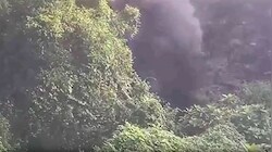 धनबाद के झरिया में फिर धंसी जमीन, दरारों से निकला जहरीला धुआं और आग की लपटें, दहशत में लोग