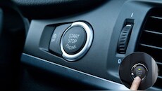 तेज रफ्तार कार में अचानक Power Button दबा दिया तो क्या होगा? जानें इंजन, ब्रेक और स्टीयरिंग का हाल