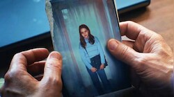 Horror फिल्मों से कम डरावनी नहीं ये क्राइम-थ्रिलर मूवी, 1 घंटा 53 मिनट तक स्क्रीन से हटा नहीं पाएंगे नजरें; Netflix पर हिंदी में देखें