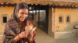 महतारी वंदन योजना की लिस्ट से 5925 महिलाओं के क्यों कटे नाम? बस्तर में 5600 पर भी लटकी तलवार