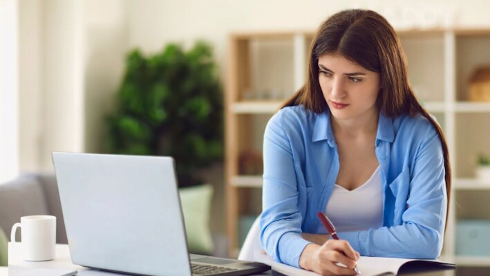 12वीं के बाद कौन-सा कोर्स चुनें, Interest देखें या Salary Package?