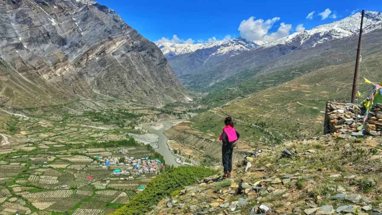 पहाड़ की वो बोलियां जो धीरे-धीरे हो रही हैं गायब; क्या नई पीढ़ी भूल रही है अपनी भाषा? पहाड़ की वो बोलियां जो धीरे-धीरे हो रही हैं गायब; क्या नई पीढ़ी भूल रही है अपनी भाषा?
