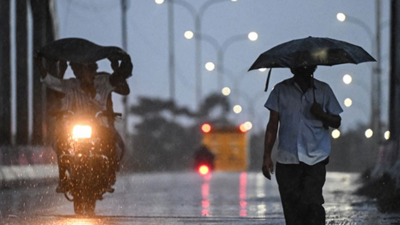 Haryana Weather: हरियाणा में एक बार फिर एक्टिव होगा मानसून, इतने दिन होगी बारिश, जानें IMD का अपडेट Haryana Weather: हरियाणा में एक बार फिर एक्टिव होगा मानसून, इतने दिन होगी बारिश, जानें IMD का अपडेट