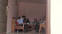 दरभंगा: BDO डॉ. आनंद कुमार विभूति के ठिकानों पर EOU की रेड, आय से अधिक संपत्ति का मामला... हुए फरार
