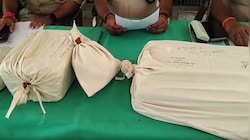भूसे का बोरा...8 KG गांजा...3.70 लाख कैश, जब गोदाम में पुलिस ने मारा छापा तो उड़ गए होश, 3 तस्कर गिरफ्तार