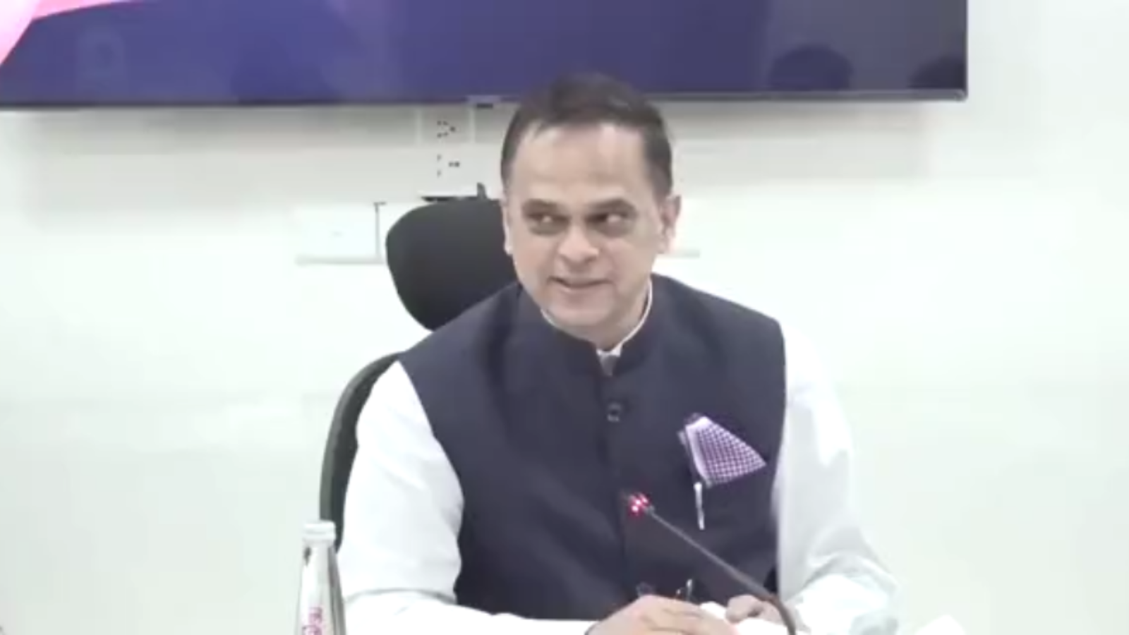5 महीने में 92 हजार करोड़ से ज्यादा खर्च, बजट घोषणाओं और भर्तियों पर सरकार का फोकस 5 महीने में 92 हजार करोड़ से ज्यादा खर्च, बजट घोषणाओं और भर्तियों पर सरकार का फोकस