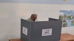 अशोक गहलोत ने परिवार संग डाला वोट: बोले- निकाय चुनाव में कांग्रेस की होगी एकतरफा जीत