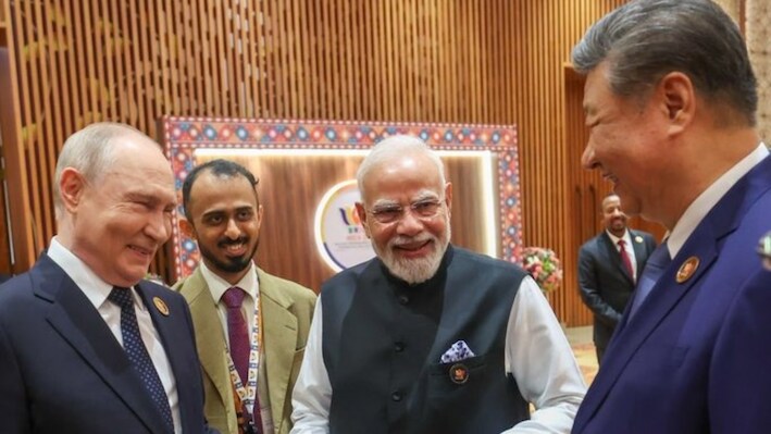 BRICS 2026: डॉलर नहीं टूट रहा, लेकिन दुनिया उसके बिना रास्ते बना रही