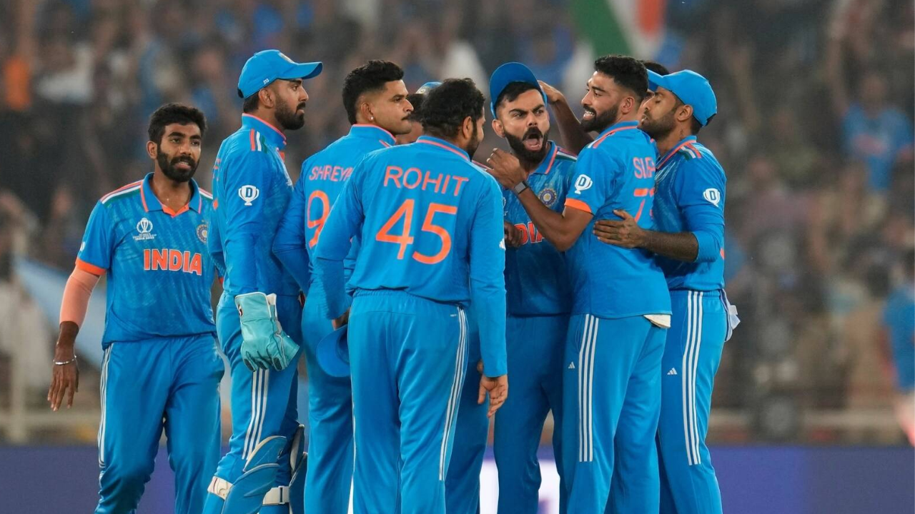 वेस्टइंडीज के खिलाफ नहीं खेलेंगे 6 स्टार खिलाड़ी: ODI सीरीज से पहले फंसा पेच, इन प्लेयर्स की चमक सकती है किस्मत वेस्टइंडीज के खिलाफ नहीं खेलेंगे 6 स्टार खिलाड़ी: ODI सीरीज से पहले फंसा पेच, इन प्लेयर्स की चमक सकती है किस्मत