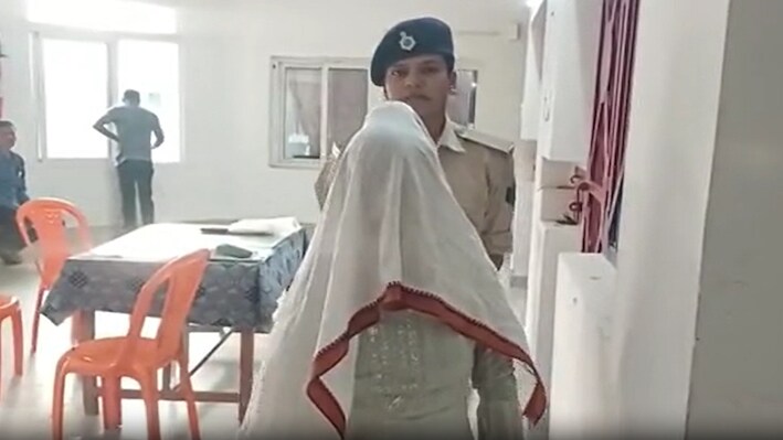 शराब वाली नेहा झा के बाद अब काजल का कारनामा, मुजफ्फरपुर में 50 लाख की हेरोइन साथ गिरफ्तार