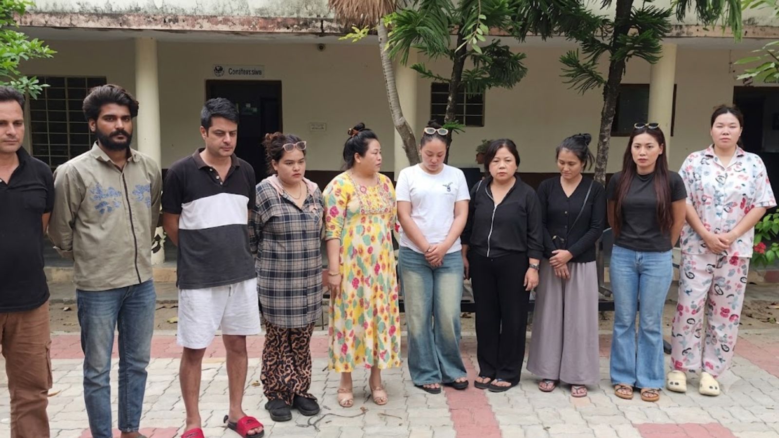 रिसॉर्ट में Thailand युवतियों संग झूम रहा था रसूखदार, छापा लगते ही हो गया गायब, अब पुलिस दे रही सफाई रिसॉर्ट में Thailand युवतियों संग झूम रहा था रसूखदार, छापा लगते ही हो गया गायब, अब पुलिस दे रही सफाई