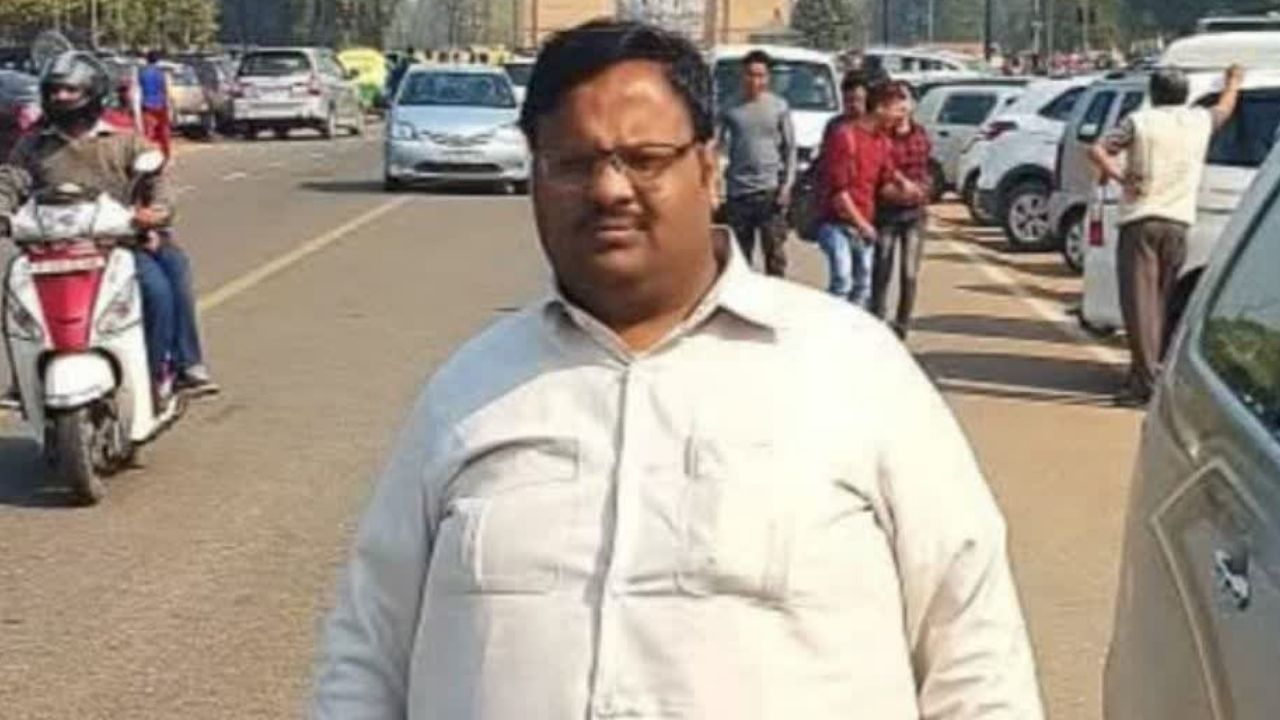 फर्जी रजिस्ट्री और जमीन दस्तावेजों में छेड़छाड़ मामला: हांसी व्यापार मंडल प्रधान प्रवीण तायल को झटका, 14 दिन की न्यायिक हिरासत में भेजा फर्जी रजिस्ट्री और जमीन दस्तावेजों में छेड़छाड़ मामला: हांसी व्यापार मंडल प्रधान प्रवीण तायल को झटका, 14 दिन की न्यायिक हिरासत में भेजा