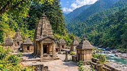 उत्तराखंड के घने जंगलों में छिपा 12वीं सदी का मुंडेश्वर धाम, जानिए 6 मंदिरों के समूह और सुयाल नदी घाटी का इतिहास