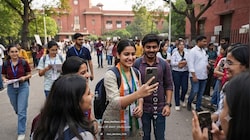 DUSU Election 2026: पोस्टर-पर्चे से Instagram Reels तक पहुंचा चुनाव प्रचार, Gen-Z वोटर्स को लुभाने की क्या है रणनीति?