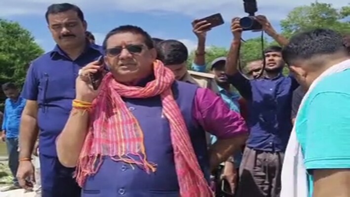 'महोदय चेत जाइए, नहीं तो...', भागलपुर में मंत्री ई. शैलेंद्र ने JDU सांसद बोला तीखा हमला