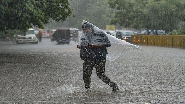 Chhattisgarh Weather Update: एक साथ कई वेदर सिस्टम एक्टिव, छत्तीसगढ़ में झमाझम बारिश के साथ वज्रपात का अलर्ट, रायपुर में  33°C पहुंचा पारा