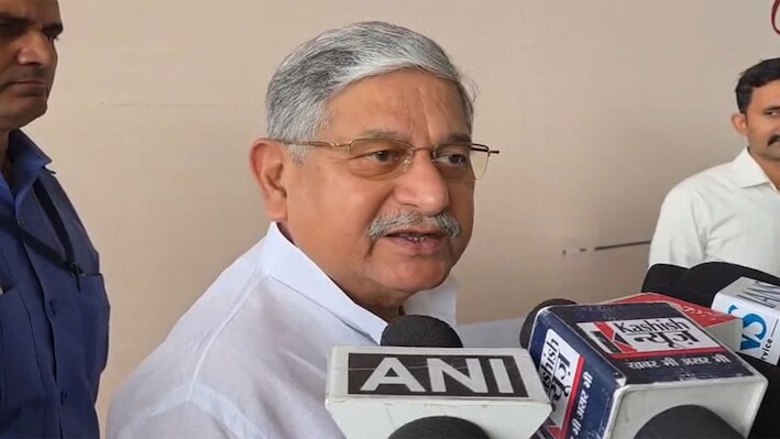 BJP-JDU की तनातनी के बीच पटना में नीतीश कुमार के आवास पर पार्टी नेताओं की जमघट, अशोक चौधरी-ललन सिंह मिलने पहुंचे