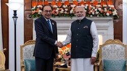 'तुझे देखा तो ये जाना सनम...,' मलेशियाई PM की प्लेलिस्ट में छाया बॉलीवुड, BRICS समिट की फोटोज में लगाए ये सुपरहिट हिंदी गाने  