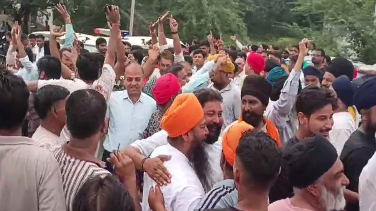Alwar Nikay Chunav : ना भाजपा ना कांग्रेस, निर्दलीयों के हाथ सत्ता की चाबी, जानें कैसे ? Alwar Nikay Chunav : ना भाजपा ना कांग्रेस, निर्दलीयों के हाथ सत्ता की चाबी, जानें कैसे ?