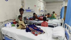 बालाघाट में 32 बच्चों की मौत पर घिरी सरकार, कार्रवाई पर भी उठे सवाल, अधिकारी को हटाने की फॉर्मेलिटी क्यों?