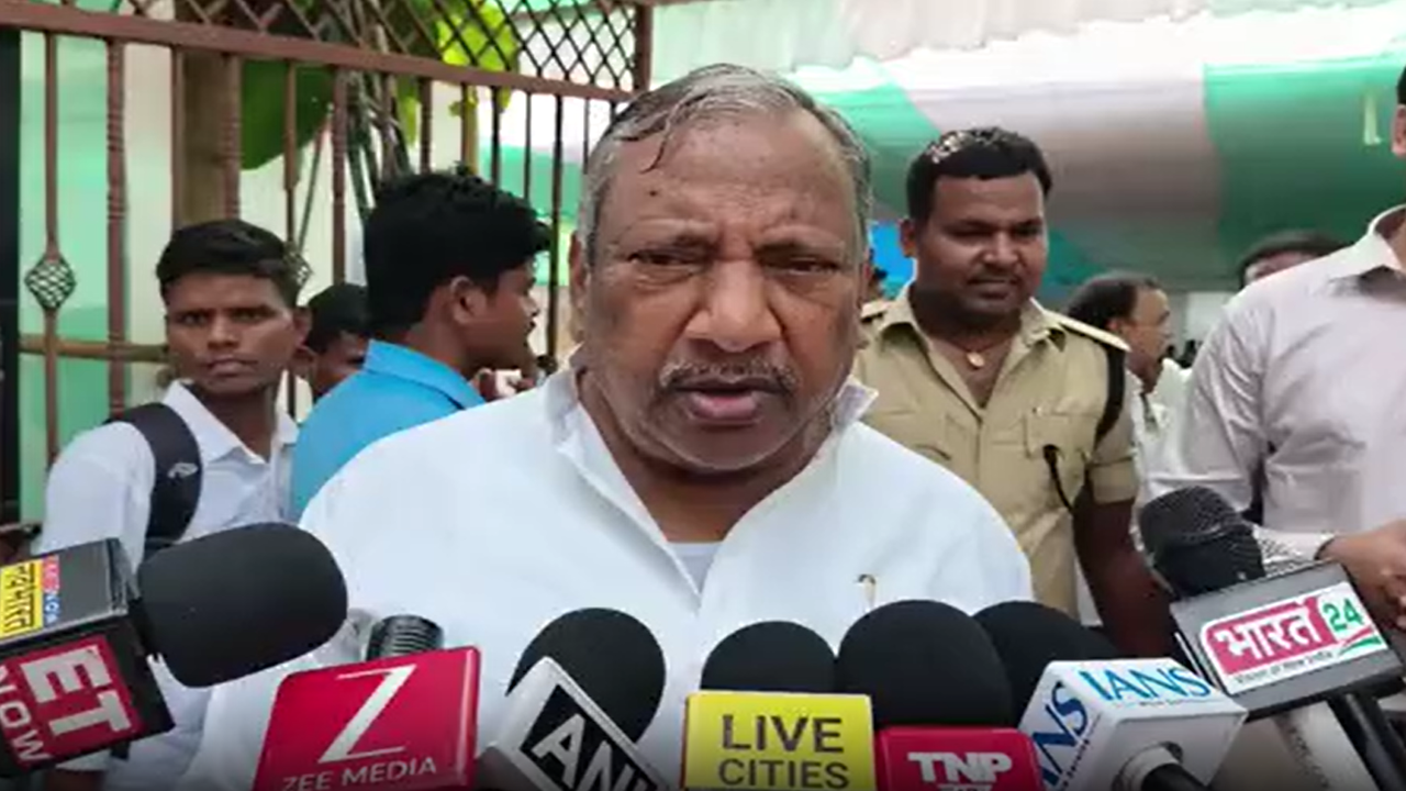 बिहार में जेडीयू ने बढ़ाई बीजेपी की मुश्किल: सांसद कौशलेंद्र बोले- बिहार में लागू नहीं होगा यूनिफॉर्म सिविल कोड बिहार में जेडीयू ने बढ़ाई बीजेपी की मुश्किल: सांसद कौशलेंद्र बोले- बिहार में लागू नहीं होगा यूनिफॉर्म सिविल कोड