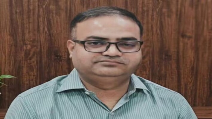 कौन हैं काशी विश्वनाथ मंदिर के नए CEO सत्यम मिश्रा? सीएम योगी ने तेज तर्रार अफसर को सौंपी बड़ी जिम्मेदारी
