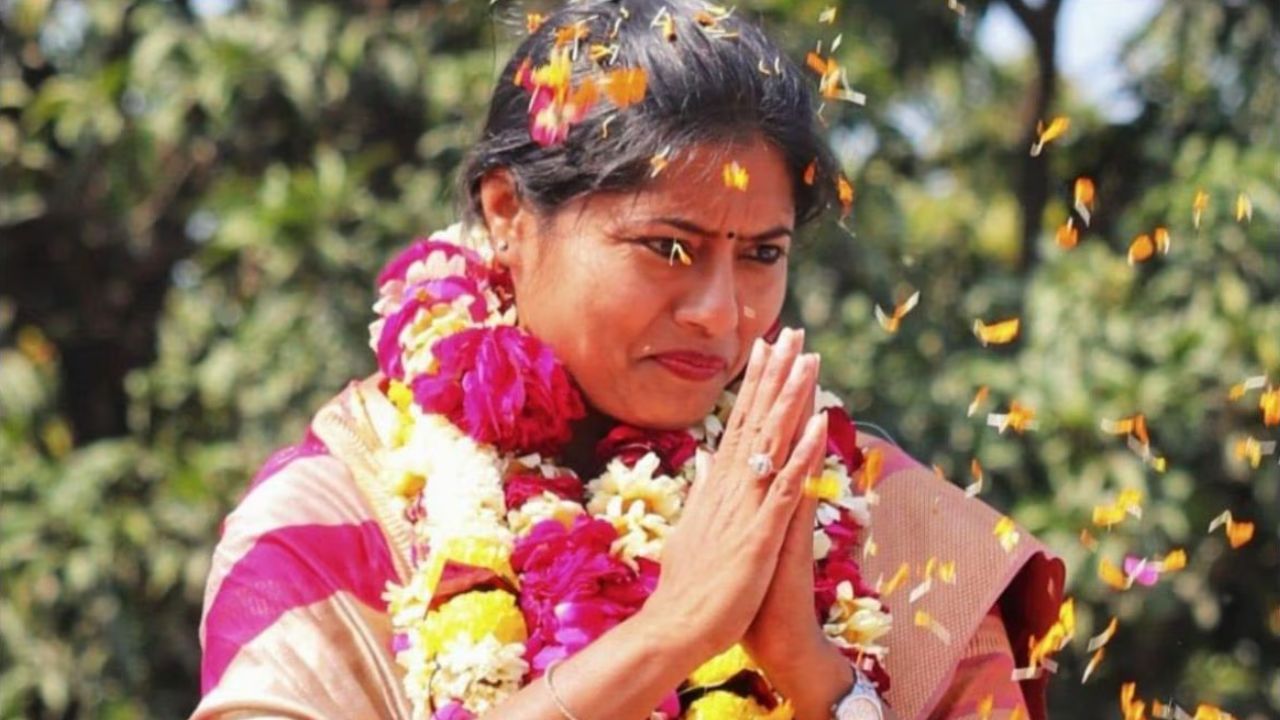 पल्लवी पटेल का विकल्प ढूंढ रही सपा: कौशांबी की सिराथू सीट पर क्या चल रहा? अखिलेश ने मांगे दावेदारों के नाम पल्लवी पटेल का विकल्प ढूंढ रही सपा: कौशांबी की सिराथू सीट पर क्या चल रहा? अखिलेश ने मांगे दावेदारों के नाम