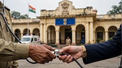 MP Medical Colleges: जमीन-भवन-मशीन सब सरकारी, फिर 4000 करोड़ के 9 मेडिकल कॉलेज को निजी हाथों में क्यों सौंप रही सरकार?