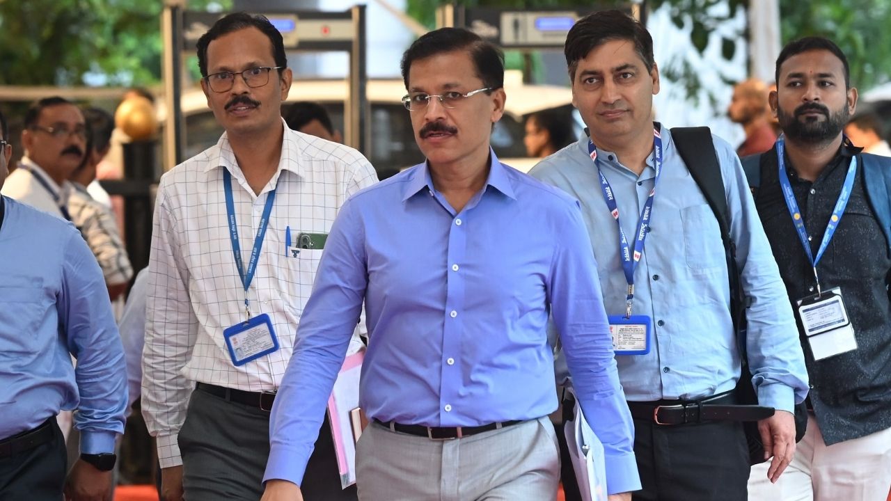 स्टार्स होंगे अपने घर के, मेरे लिए तो कानून तोड़ने वाले हैं... IAS तुकाराम मुंढे ने सरोगेट Ads में काम करने वाले एक्टर्स पर साधा निशाना स्टार्स होंगे अपने घर के, मेरे लिए तो कानून तोड़ने वाले हैं... IAS तुकाराम मुंढे ने सरोगेट Ads में काम करने वाले एक्टर्स पर साधा निशाना