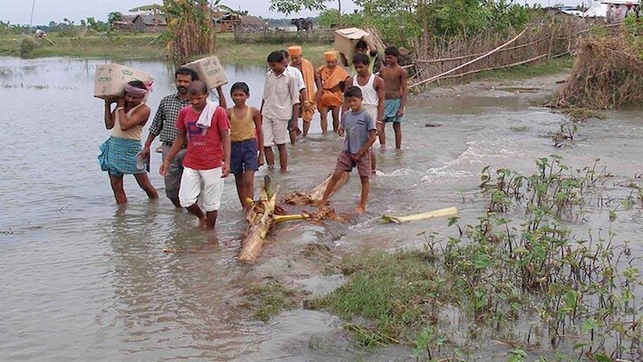 Bihar Flood: बाढ़ पीड़ितों को ₹7-7 हजार दे रही सम्राट सरकार, आपको नहीं मिला पैसा तो ऐसे करें आवेदन