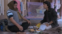 Om Ka Hari Review: परिवार के सपनों के आड़े आने वाले 'हरी' को 'ओम' ने दी सीख,  कहानी कमजोर लेकिन मैसेज जबरदस्त