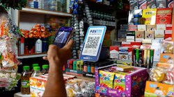 UPI पर 0.4% फीस से किसे फायदा, QR स्कैन करते ही 'पर्दे के पीछे' क्या कुछ चलता है, कहां-कहां घूमता है आपका पैसा ? UPI पेमेंट की पूरी कहानी   