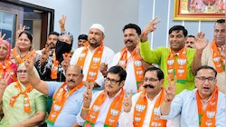राजेंद्र राठौड़ की मौजूदगी में 13 निर्दलीय पार्षदों ने थामा BJP का दामन, सभापति चुनाव से पहले को मजबूती