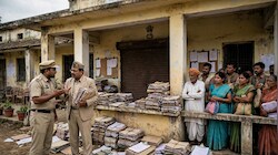 MP में फ्री रजिस्ट्री प्रक्रिया ठप: पटवारी और तहसीलदार क्यों कर रहे विरोध? जानिए विवाद के 8 बड़े कारण