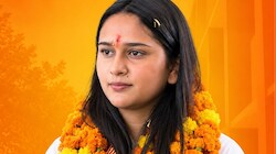 DUSU Election Result 2026: कौन हैं रिया छावड़ी DUSU की नई सचिव? बदरपुर के गांव से DU तक का सफर किया तय