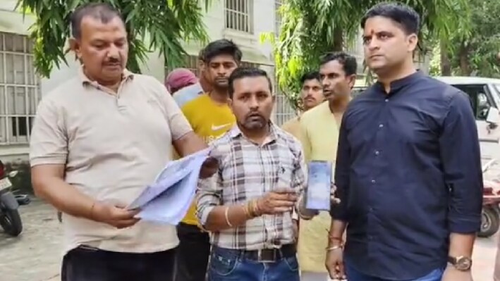 मुजफ्फरनगर में धर्मांतरण का दबाव: 'ईसाई बनो वरना केस में फंसा दूंगी', पत्नी से प्रताड़ित पति ने खोल दी सारी पोल