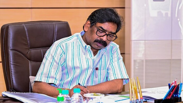 दिवंगत मंत्री सुदिव्य कुमार के विभागों का आवंटनः CM हेमंत सोरेन ने किस अनुच्छेद का इस्तेमाल करके संभाली पूरी जिम्मेदारी?