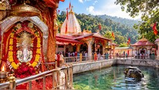 हिमाचल का सुप्रसिद्ध चिंतपूर्णी मंदिर: जानिए छिन्नमस्तिका धाम का इतिहास, रहस्य और धार्मिक मान्यताएं