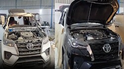Faridabad में अवैध बुलेट प्रूफ कार बनाने वाली वर्कशॉप पर CM फ्लाइंग की रेड, 4 लग्जरी गाड़ियां बरामद