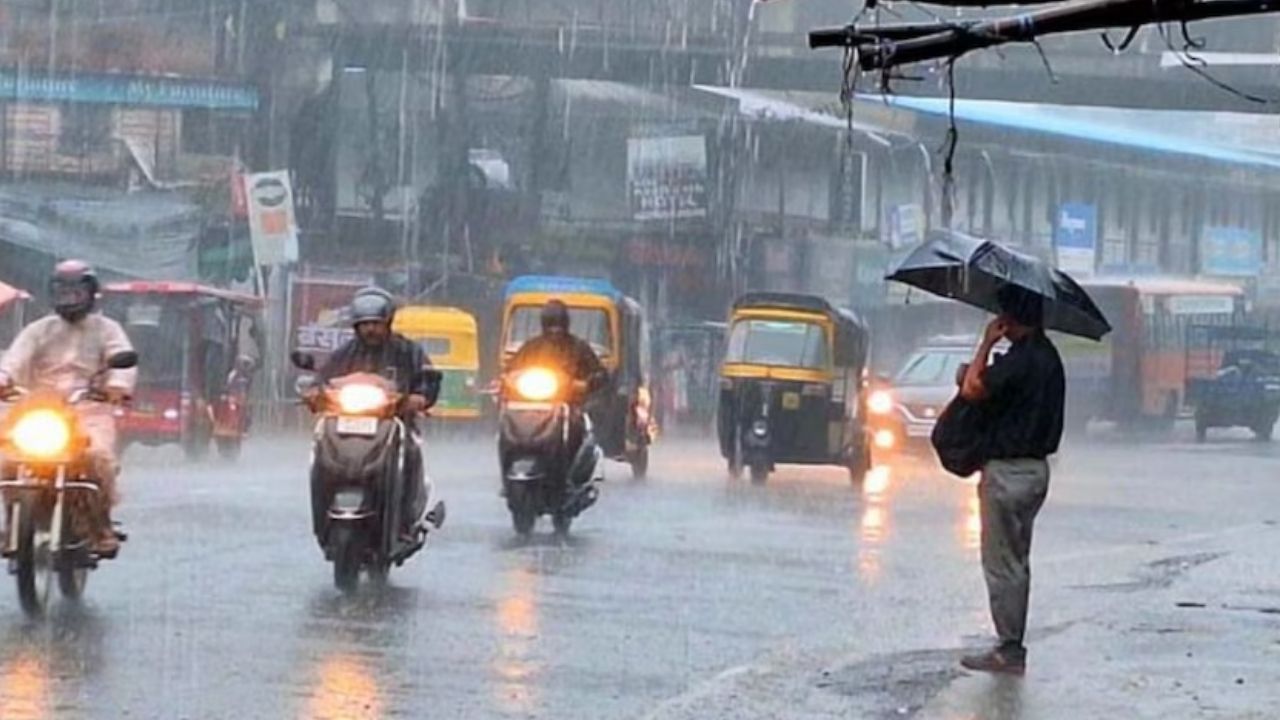 MP में मौसम फिर बदला: छिंदवाड़ा-सिवनी-बालाघाट में भारी बारिश का अलर्ट, मौसम विभाग ने दी चेतावनी MP में मौसम फिर बदला: छिंदवाड़ा-सिवनी-बालाघाट में भारी बारिश का अलर्ट, मौसम विभाग ने दी चेतावनी