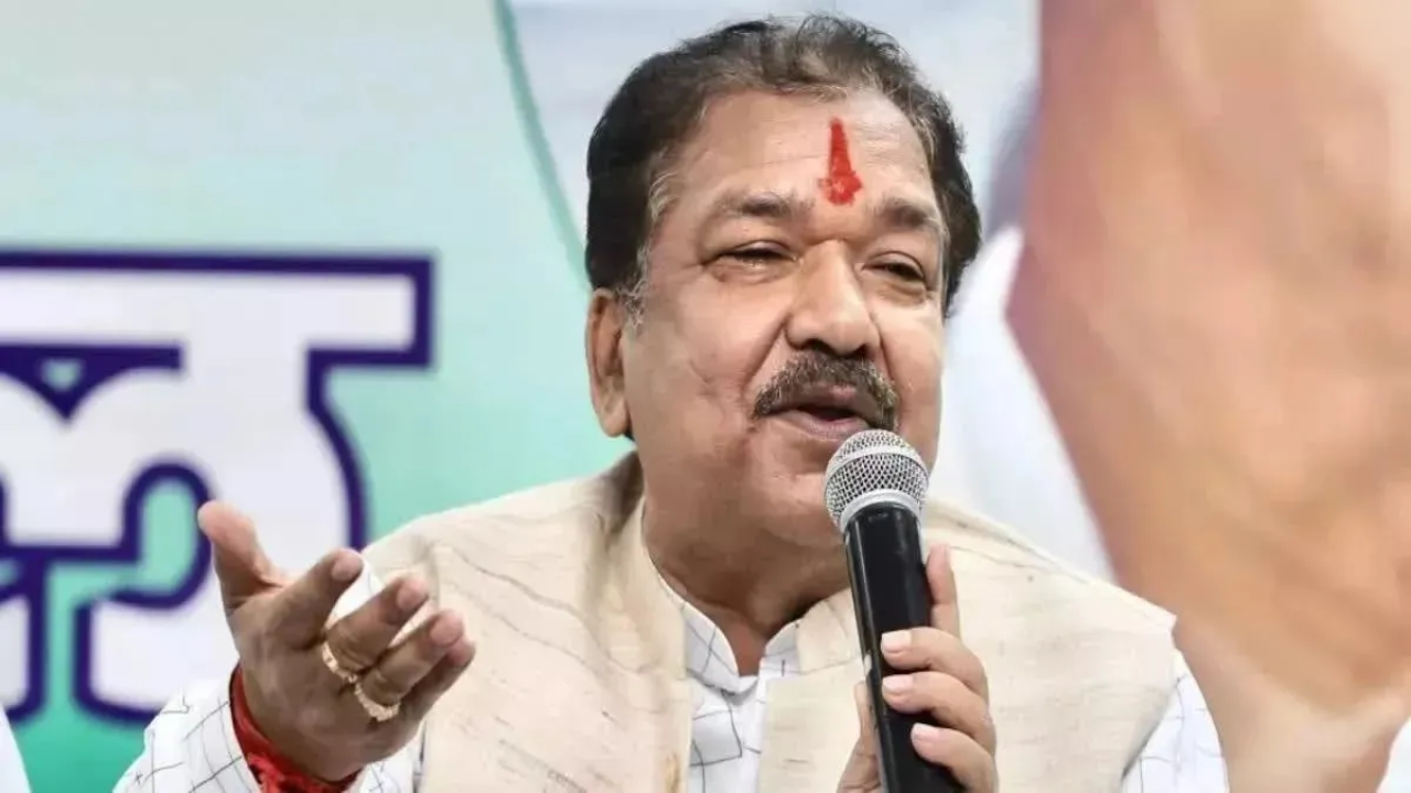 30 हजार भूमिहीन परिवारों के लिए खुशखबरी: NDA सरकार के एक साल पूरे होने पर मिलेगा जमीन का पर्चा 30 हजार भूमिहीन परिवारों के लिए खुशखबरी: NDA सरकार के एक साल पूरे होने पर मिलेगा जमीन का पर्चा