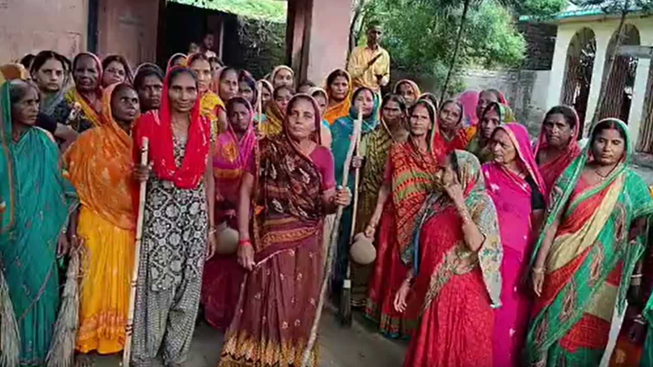 शराब बिक्री-सेवन-निर्माण के खिलाफ महिलाओं का इंकलाब: रामनगर में आधी आबादी ने शराबबंदी कानून के पक्ष में संभाली कमान शराब बिक्री-सेवन-निर्माण के खिलाफ महिलाओं का इंकलाब: रामनगर में आधी आबादी ने शराबबंदी कानून के पक्ष में संभाली कमान